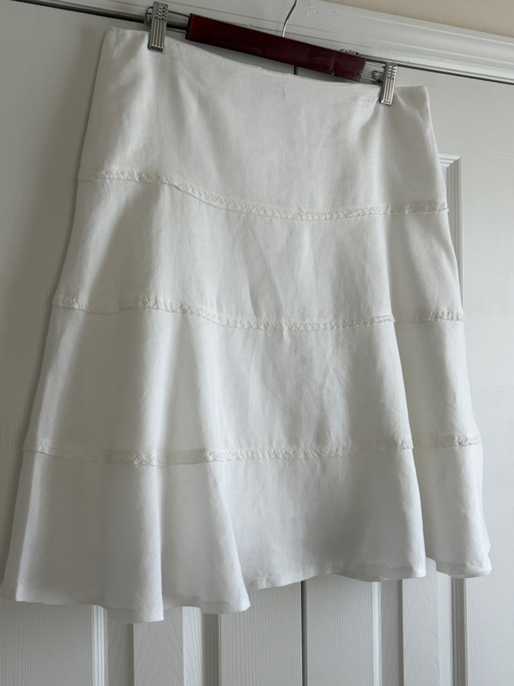 Tahari White A-Line Tiered Skirt